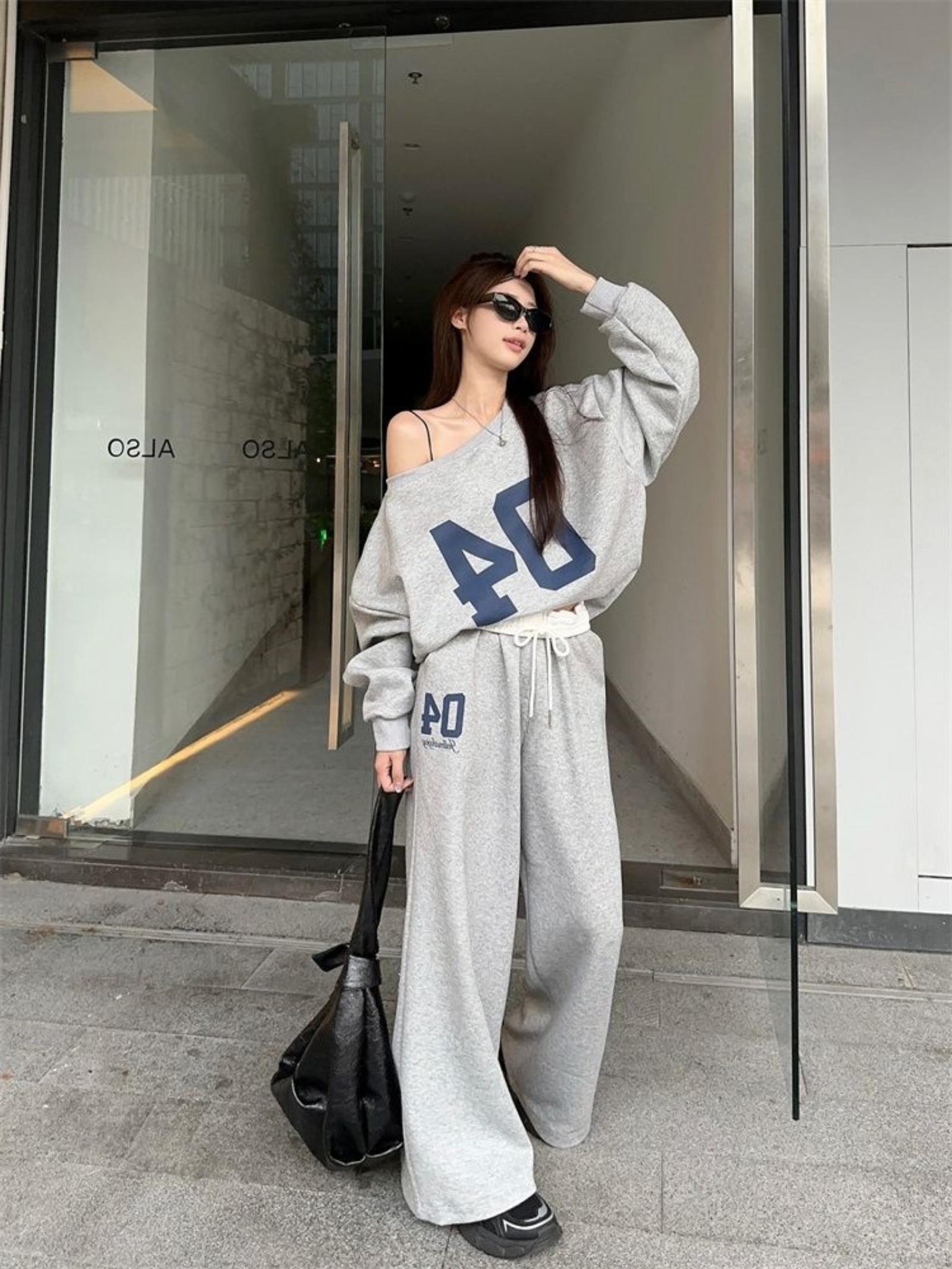 

Winter Wear Suit For Women: Loose Printed Long,sleeved Off,shoulder Sweatshirt With Drawstring And Wide,leg Pants, Casual Two,piece Suit XL