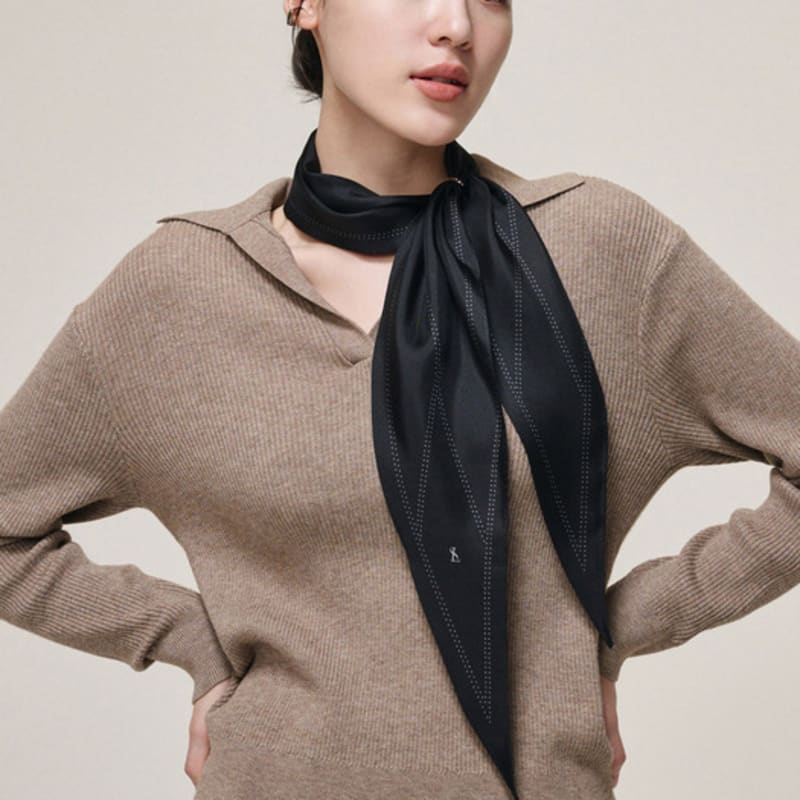 

Saint Luxure Taylor Black Black_Single