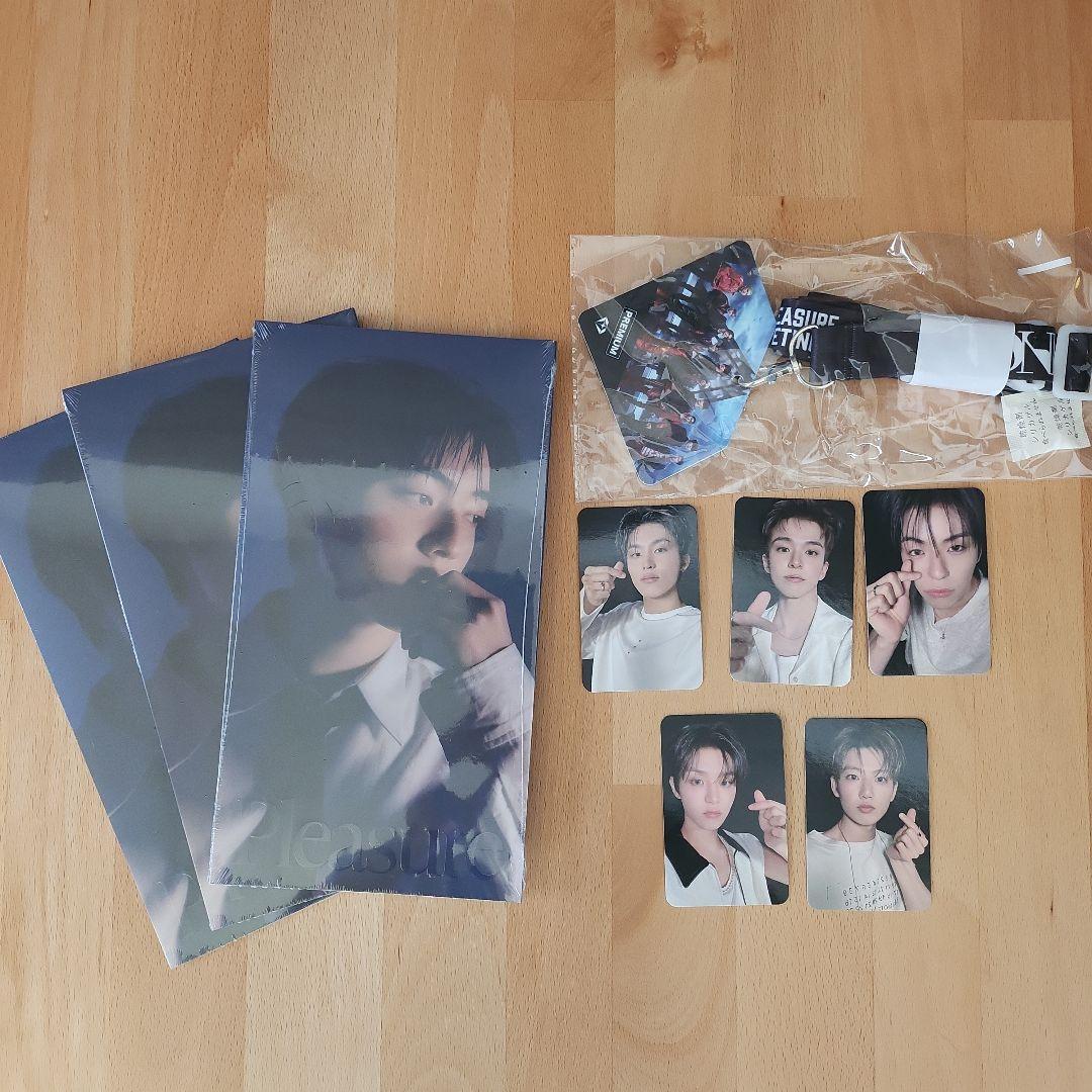 

[USED] TREASURE Pleasure 5 trading cards strap