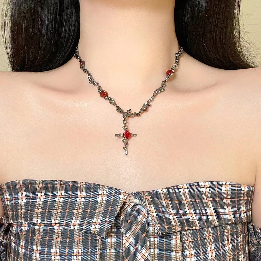 

Dark Wind Rose Cross Necklace Women s Clavicle Chain High Sense Light Luxury Niche Necklace 1111 New Jewelry