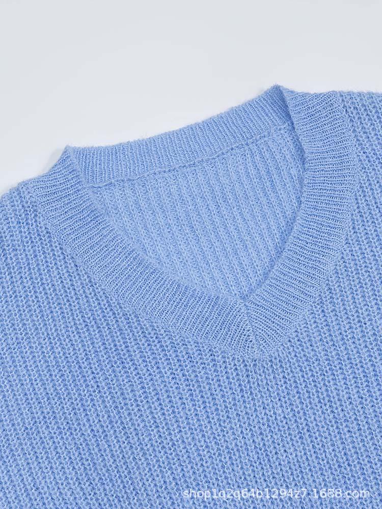 Women's Elegant V-Neck Wool Sweater - Soft, Warm, Loose Fit, Solid Colors - Perfect for Casual or Commuting Wear.