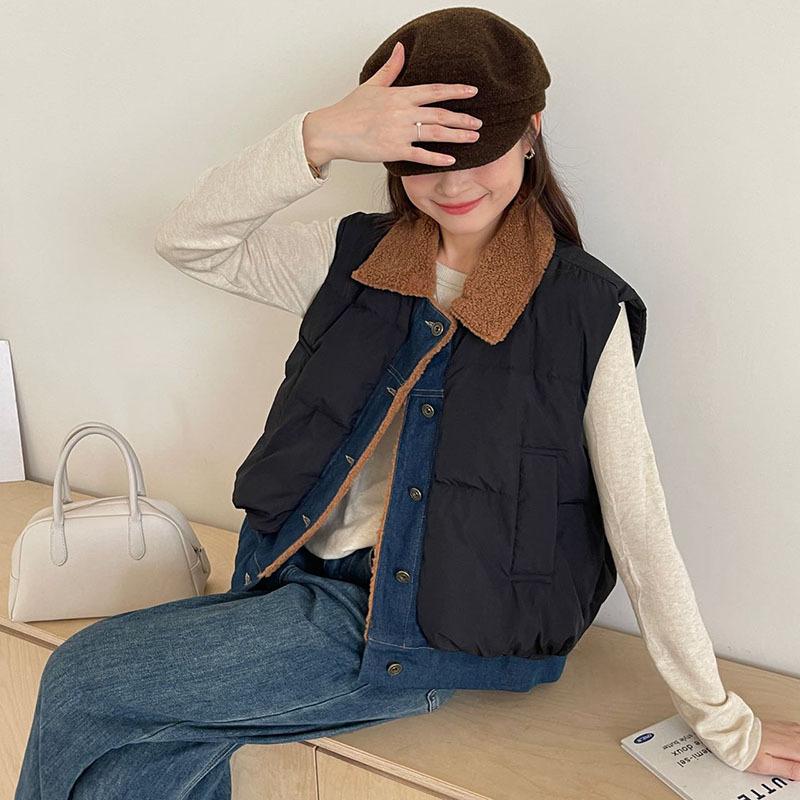 

Lamb wool lapel down vest women s 2025 autumn and winter wear fashion denim splicing warm vest foreign gas vest One Size чорний