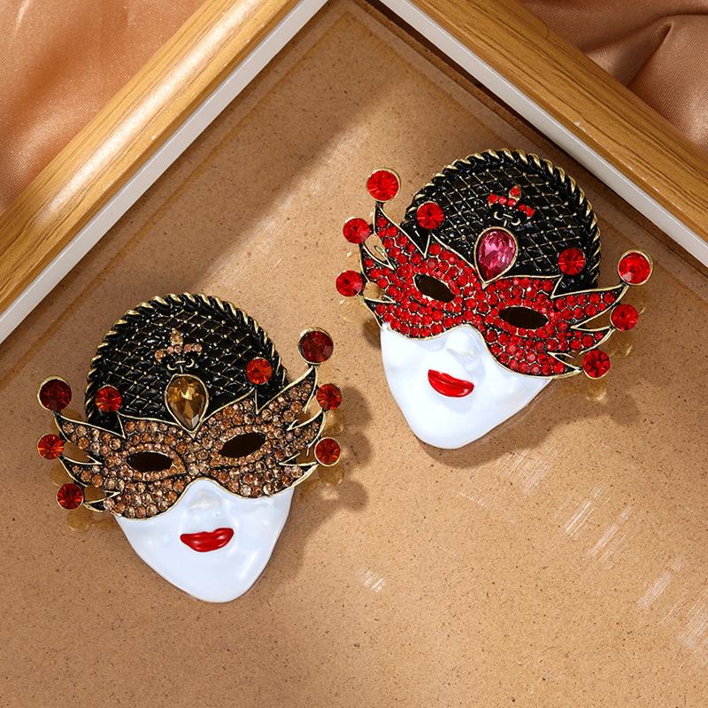 Masque de Reine Rétro pour Femmes Mode Haut de Gamme Accessoires surdimensionnés Industrie Lourde Broche