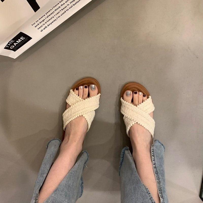 One-word slippers women wear flat bottom in summer 2025 This year's popular new fairy style French soft bottom cool slippers tide