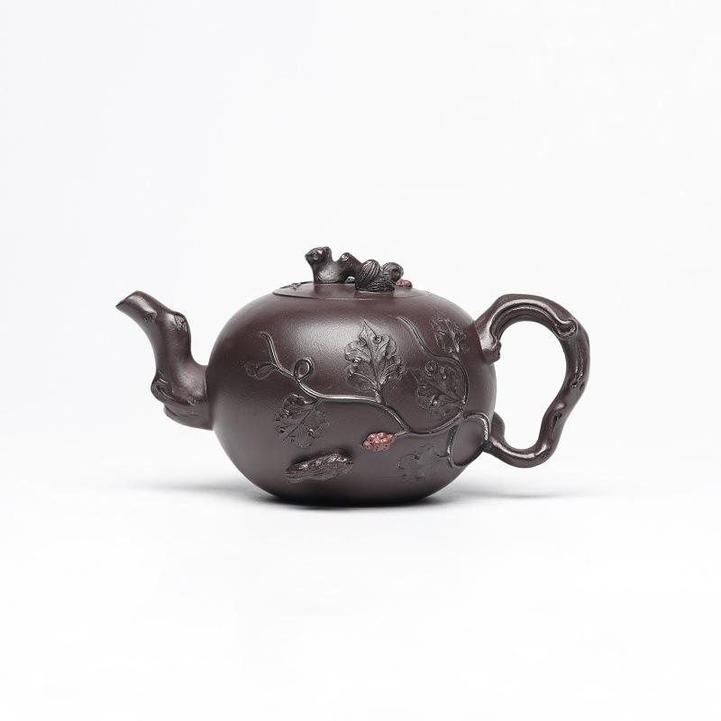 240ml Luxury Yixing Purple Clay Teapots Artists Handmade Squirrel Grape Pot Raw Ore Mud Tea Brewing Kettle Chinese Zisha Tea Set