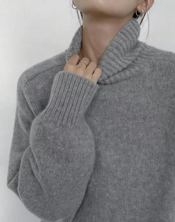 Европейский женский свитер с высоким воротником из толстой шерсти класса люкс Свободный уютный вязаный в корейском стиле XL светло-серый 5770₽