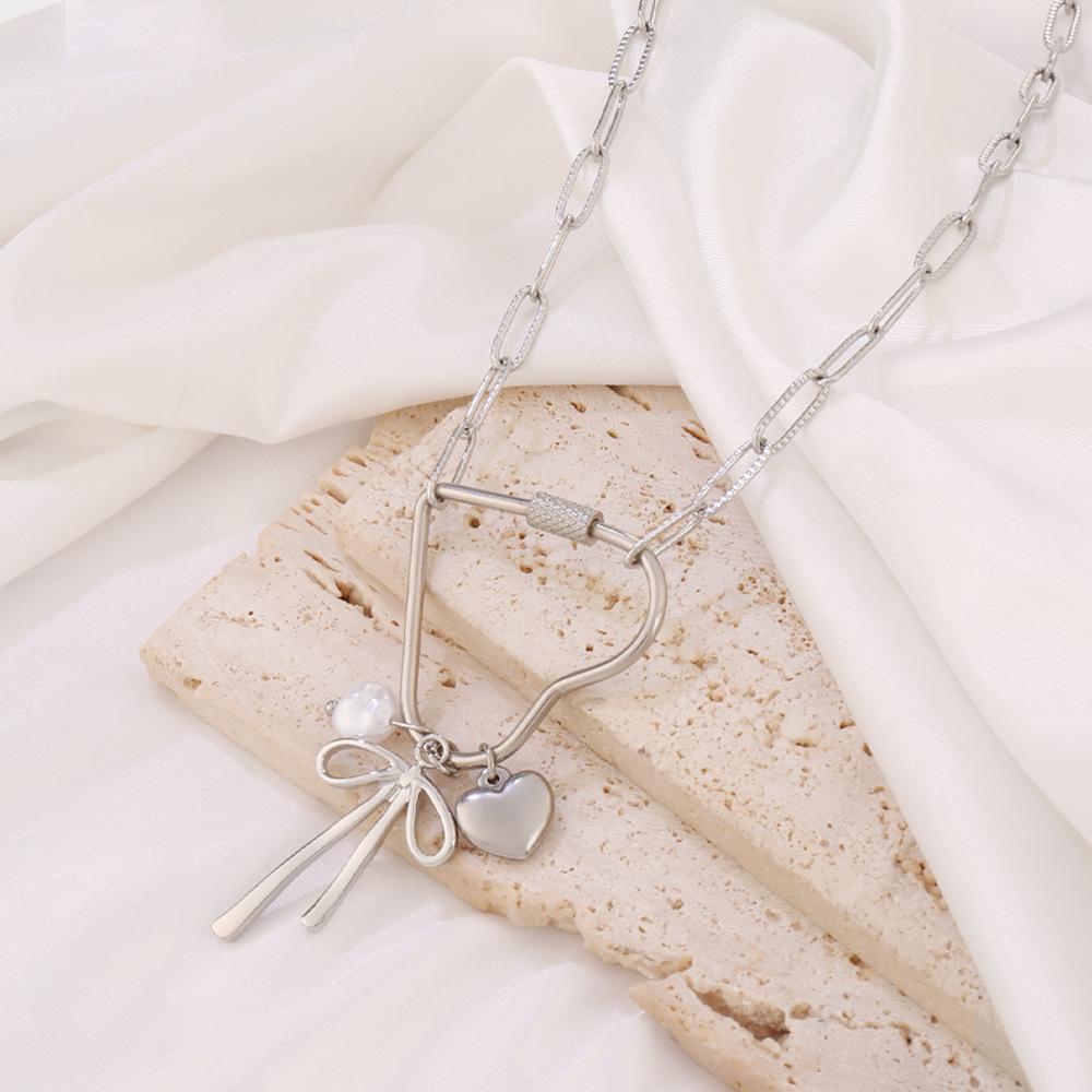 Paperclip Charm Necklace for Women, Gold Chunky Charm Necklaces Starfish Seashell Jewelry Charms Boho Gift Minimalism Metallic Style