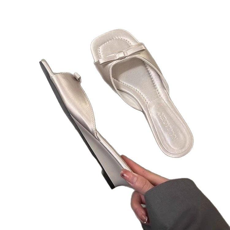 French Low-heeled Cool Slippers Women's Summer Wear 2025 New Models with Skirts, Wedges, Fairy Wind, Beach One-word Sandals