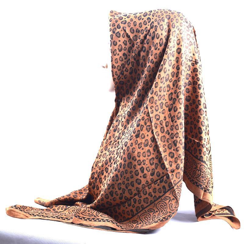 Elegant Geometric Patterned Satin Scarf Women Lightweight Breathable Square Hijab Wrap All-Season Stylish Accessory Office Casual Travel 105