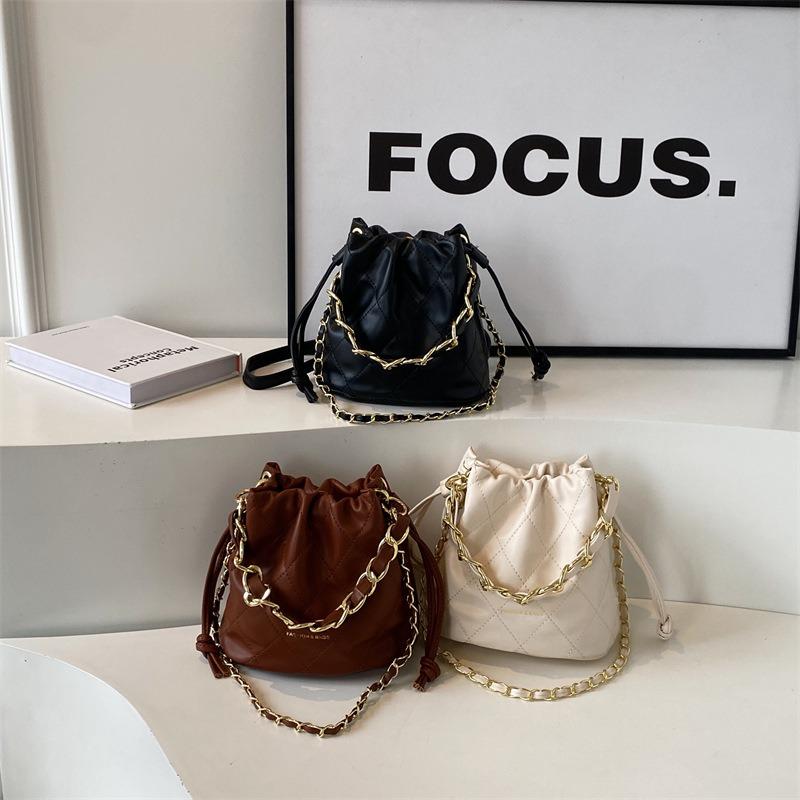 Today's popular bag women's new diamond chain hand bag shoulder messenger bag bucket bag