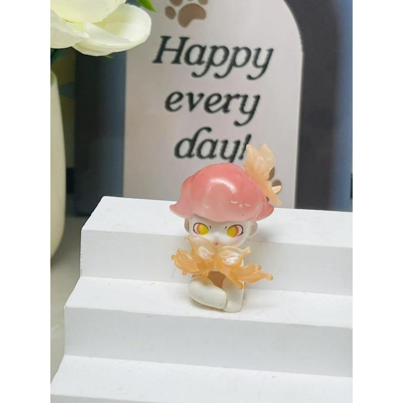 Mengli Dimo Sister Erchuang Changed The Baby's Optional Gift, Which Can Be Punched and Made Into A DIY Keychain Mobile Phone Chain.