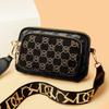 Multi-layer women's bags, new fashionable alligator pattern glossy shoulder bags, large-capacity bright diamond mobile phone bags.