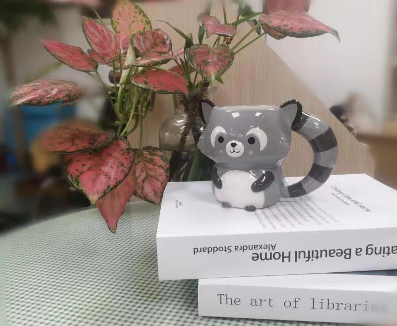 3D Keramický hrnek s mývalem - Roztomilý hrnek s výrazem zvířete