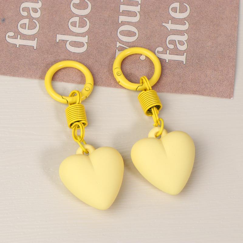 

2Pcs Cute Candy Color Heart Keychain Korean Simple Love Keyring Bag Pendant Hanging Decoration Car Key Holder Couple Gifts жёлтый
