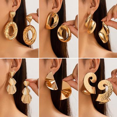 Orecchini Geometrici in Metallo con Texture Vuota Transfrontalieri Europei-Americani per Donna