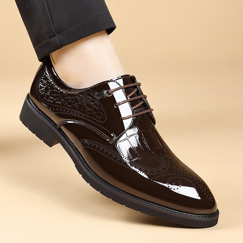 Lace Designer Fashion Business Casual Shoes for Men Spring Summer New Patent Leather Shoes Male Solid Color Wedding Shoe Man