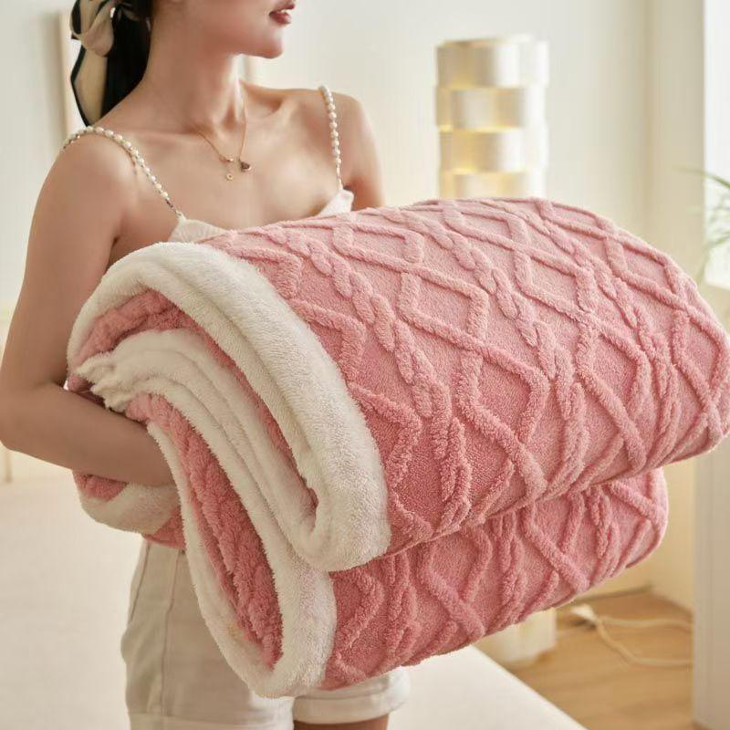 Super Měkká Královská Deka Hořčicově Žlutá Prémiová Hedvábně Hladká Flanelová Fleece 3D Oblaka Stylový Žakár Lehká Postelová Deka Pro Celoroční Použití