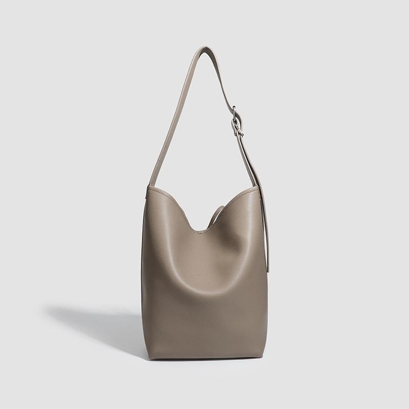 2025 new fashion simple bucket bag ins Korean version high quality soft leather shoulder handbag atmospheric tote bag
