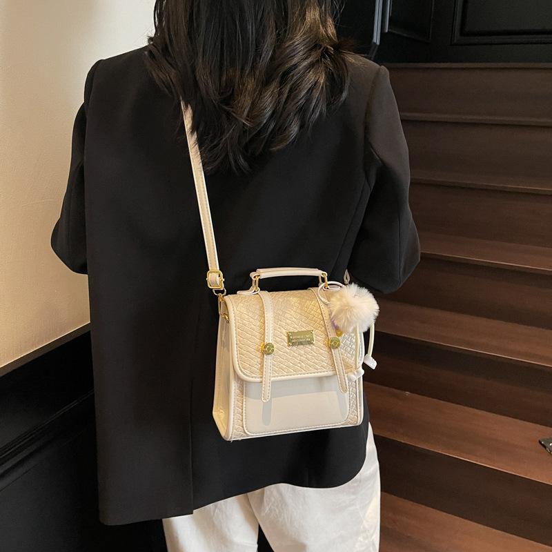 2025 new temperament fashionable versatile casual small backpack women's high sense of foreign style trend going out simple backpack