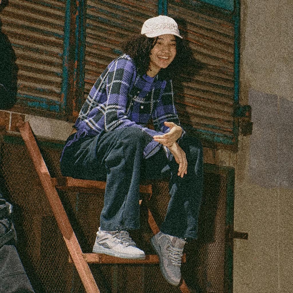 Li Ning X Pleasures Collaboration Plaid Round Neck Pullover Slim Knit Sweater Women Sweater Black Ultraviolet-Plaid AMBT232-2