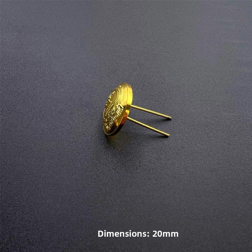 Metal düğme aksesuarları, Alman havyarı, spiral apoletler, Sovyet düğmeleri, İngiliz Deniz çapası şapka kayışı tokaları