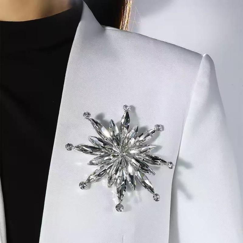 Flower Brooch Metal Exaggerated Rhinestone Brooch Oversized Snowflake Full Diamond Accessories Female Brooch