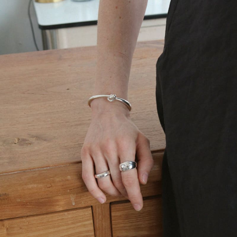 STUDIO LEIGH KNOT CUFF