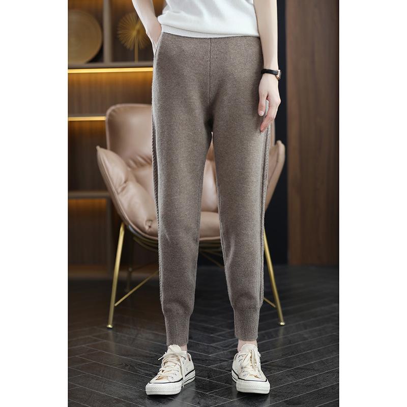 2025 Autumn/Winter Women's 100% Pure Wool Casual Knit Pants - Fashionable, Versatile, and Loose-Fit Design.