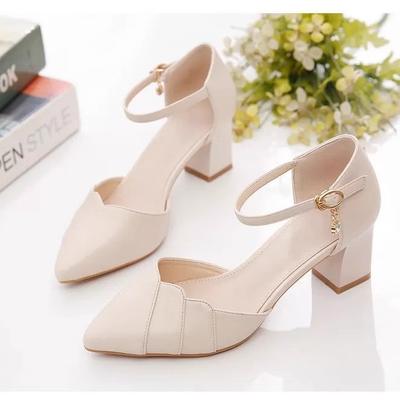 2025 spitze Sandalen aus weichem Leder Damen Sommer neu Taschenkopf Ein-Wort-Schnalle hohe Absätze hohle einzelne Schuhe Damen