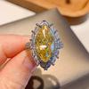 Eleganter Gelber Wassertropfenförmiger Kristall Strass Zirkon Damenring für Frauen Party Hochzeit Verlobung Schmuck Größe 6-10