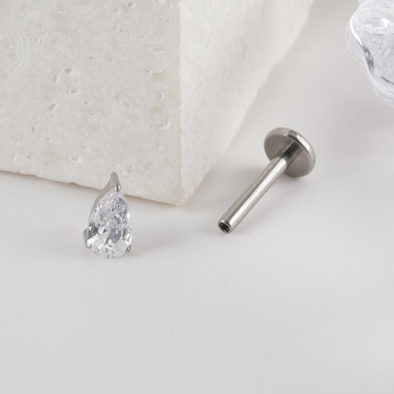 Titanio G23 ASTM F136 Lágrima Gota de Agua CZ Rosca Interna Stud para Labret Tragus Monroe Cartílago Hélice Piercing de Oreja