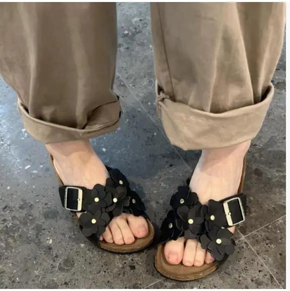 Elegant round Toe Flat Bottom Slippers Korean Style Casual Floral Open Toe Flat Heel Women's Sandals Comfortable Microfiber