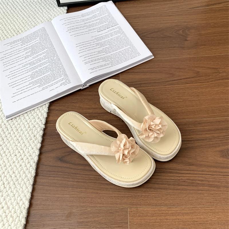 

2025 лето новый корейская версия квадратный носок замша толстая подошва повседневные шлепанцы на платформе женская мода цветок крутые тапочки 39