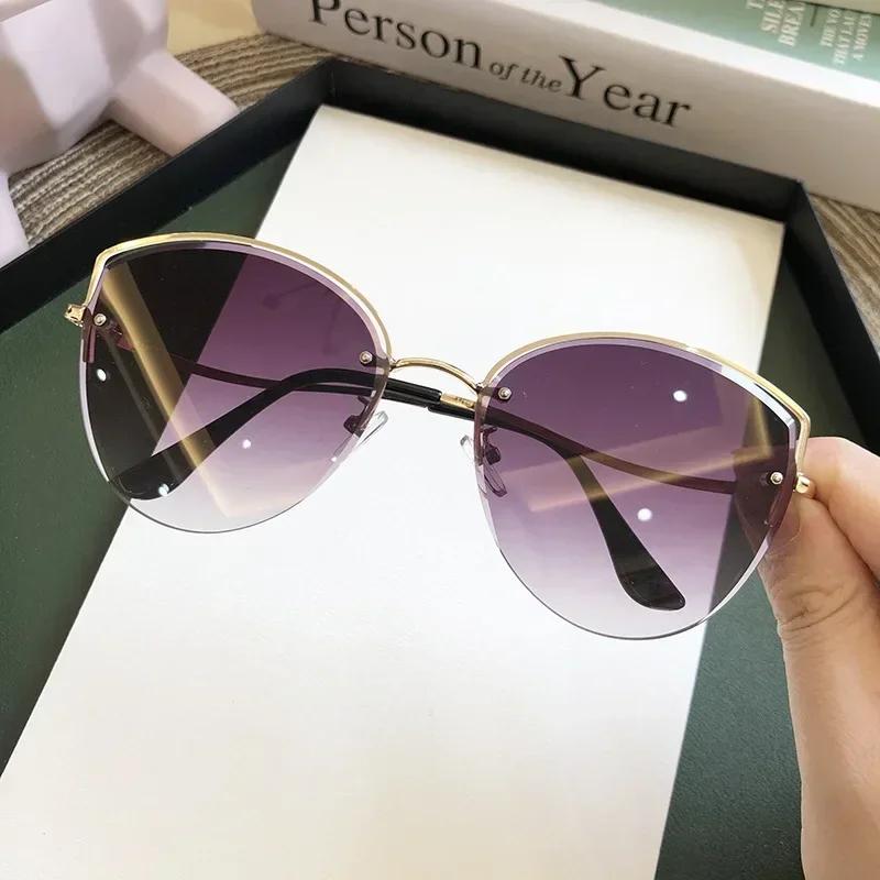 Fashion Cat Eyes Sunglasses Women Metal Female UV400 Vintage Ladies Stylish Design Oversized Square Sunglasses For Women