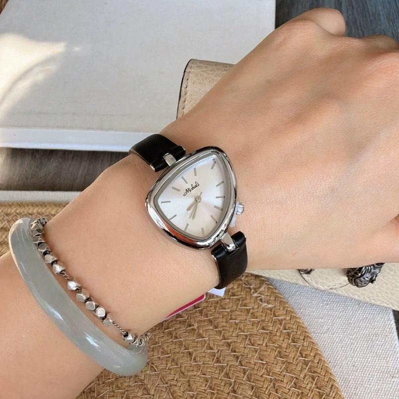 Copper Shell Niche Design Sense Irregular Triangular Women'S Watch Simple Fashion Quartz Watch