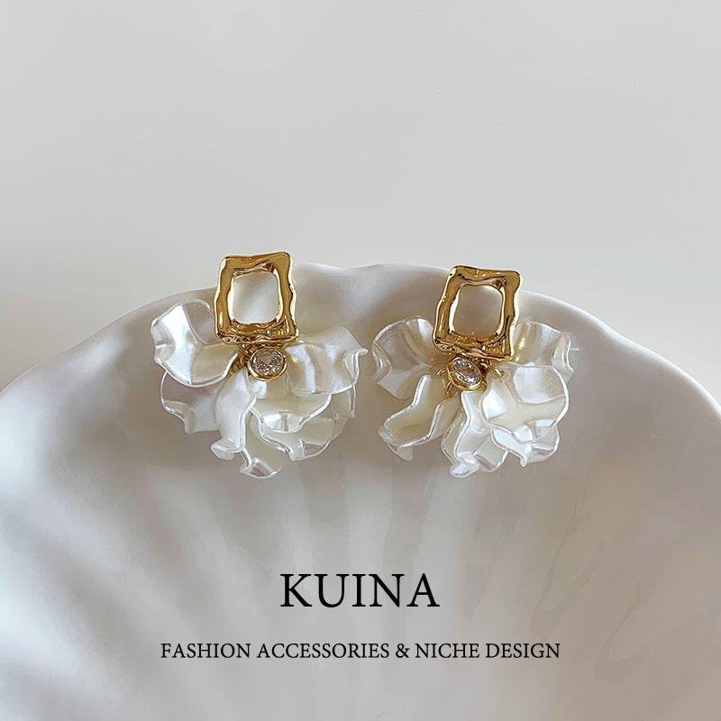 

French White Petal Eardrops Sterling Silver Stud Earrings Women s Earrings Accessible Luxury Fancy Niche Style Unique Golden Earrings Picture Color(S925 Silver Needle)