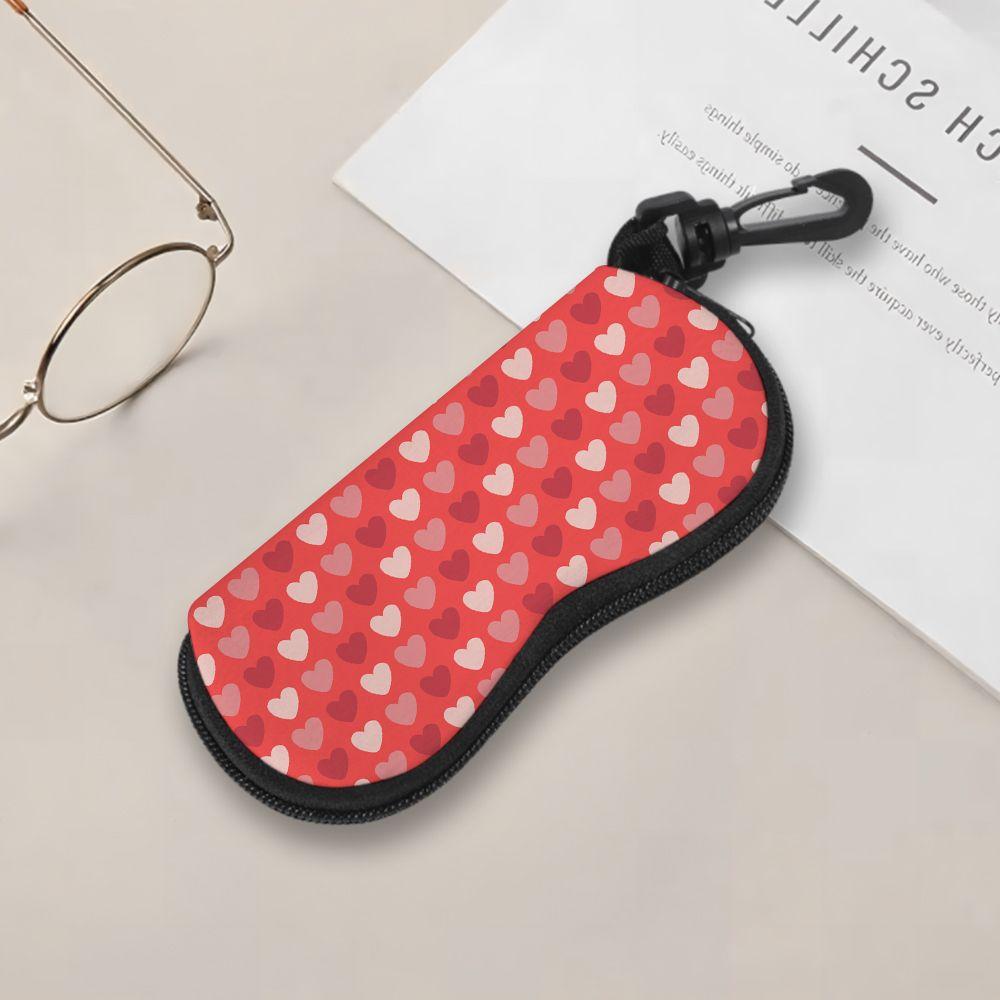 Cute Pink Heart Pattern Soft Sunglasses Case, Portable Lightweight Fabric Eyeglasses Pouch, Protective Eyewear Sleeve for Women Travel Gift