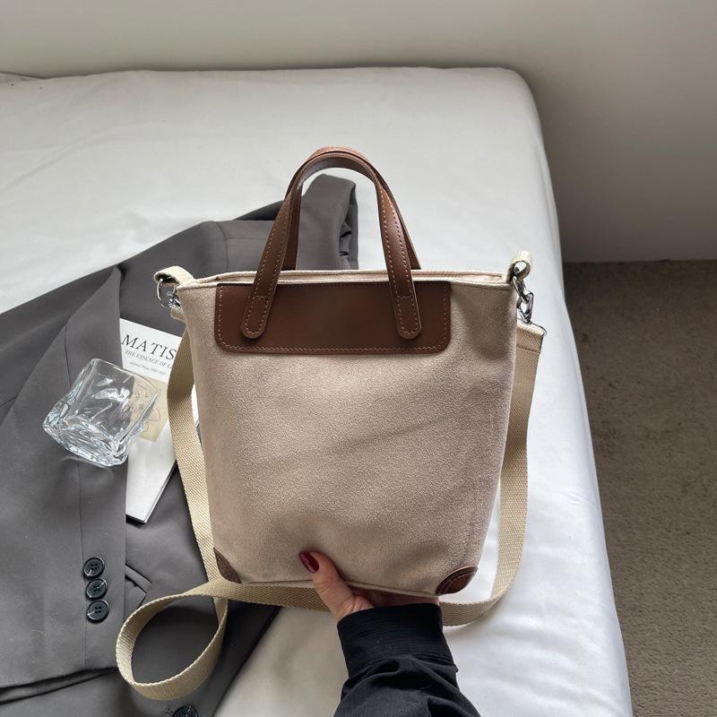 

Popular retro small bag women s 2025 new autumn and winter messenger mobile phone bag premium brown bucket bag хаки