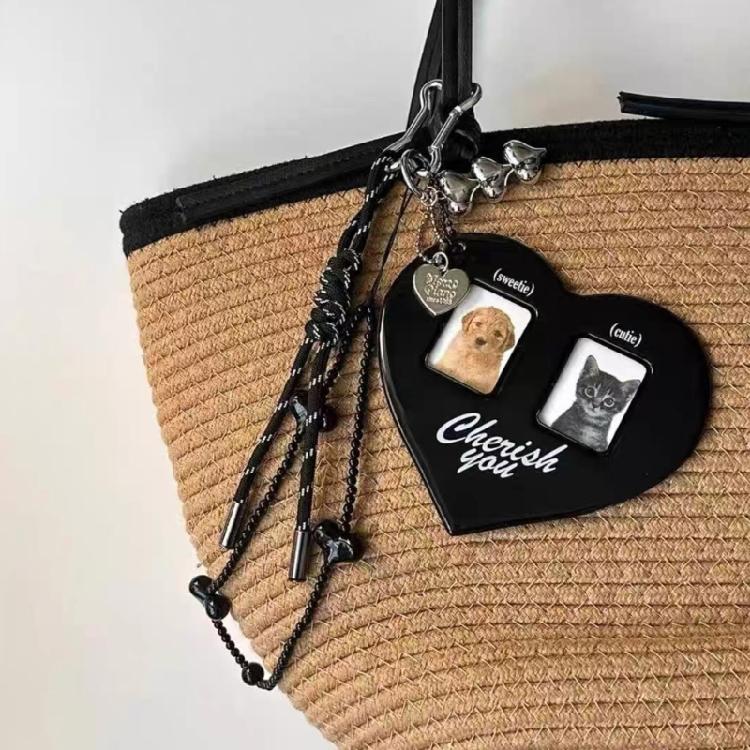 Fashionable Photo Frame Keychain Charm Pendant for Memories Sturdy Plastic Alloy Materials Long Time Use and Rustproof