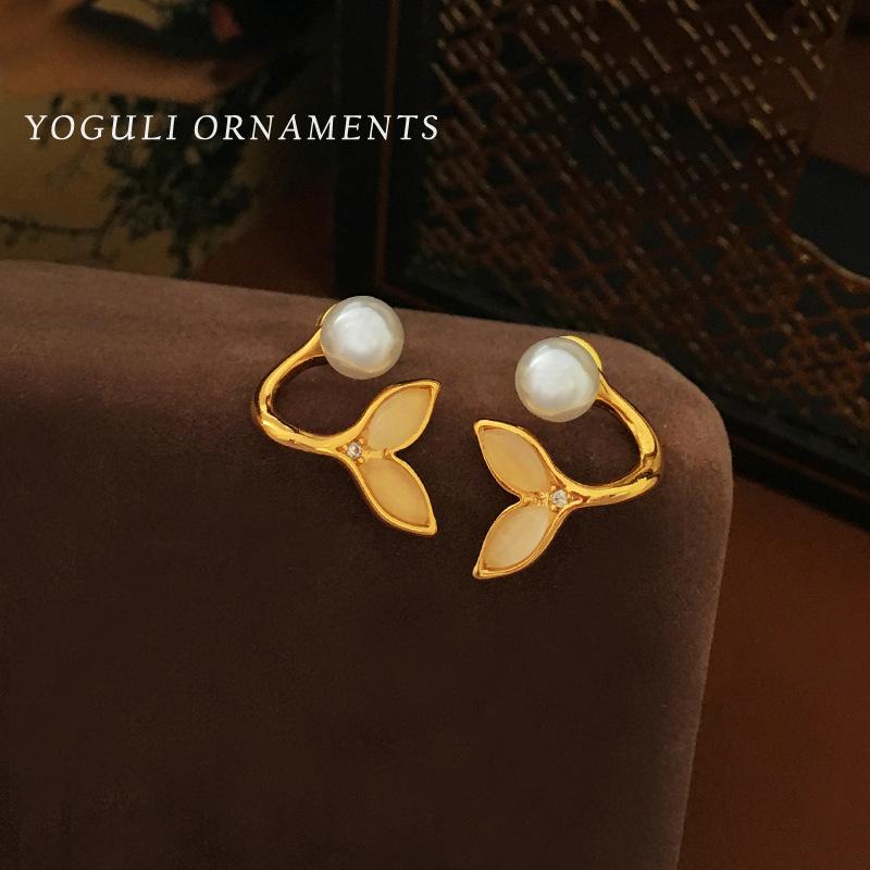 Premium Sense Light Luxury Spring and Summer Earrings Necklace Temperament Retro Earrings Trendy Niche Jewelry