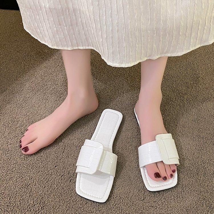 Summer new square head flat bottom one word casual beach cool slippers women