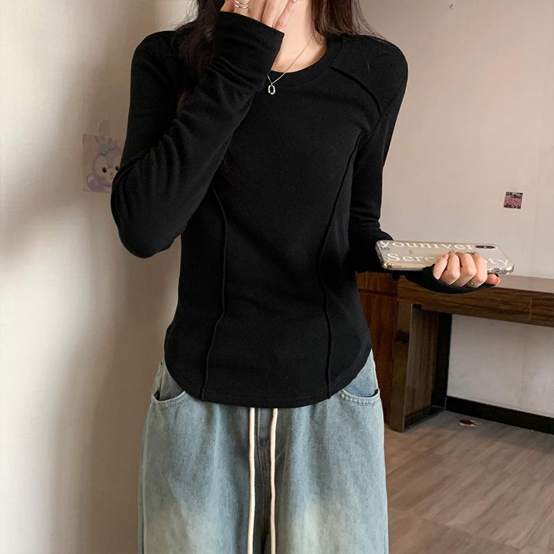 The New Style of Autumn and Winter Women's Clothing with a Black Fashion Round Neck Slim Long-sleeved T-shirt, Warm and Thickened Design Ladies Top