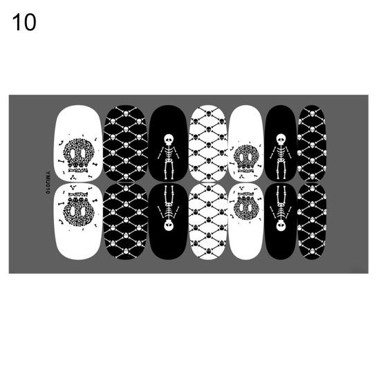 Leuchtende Halloween-Nagelfolien in lebendigen Farben. Modische Nagelkunst. Leicht zu bedienende, selbstklebende Maniküre-Nagelfolien.