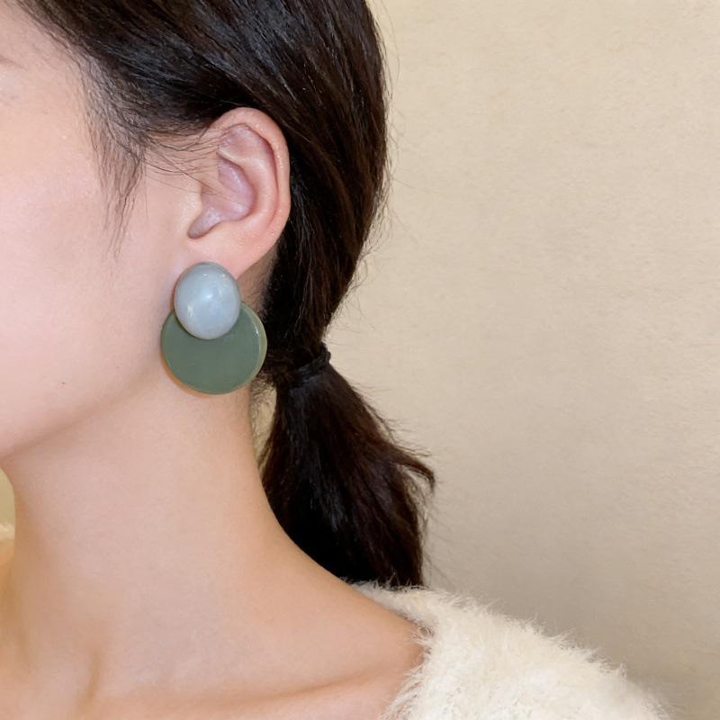 Design Sense Geometric Contrast Color Design Sense Stud Earrings Women's Light Luxury Retro Earrings New Popular Personality Trendy Earrings Wholesale