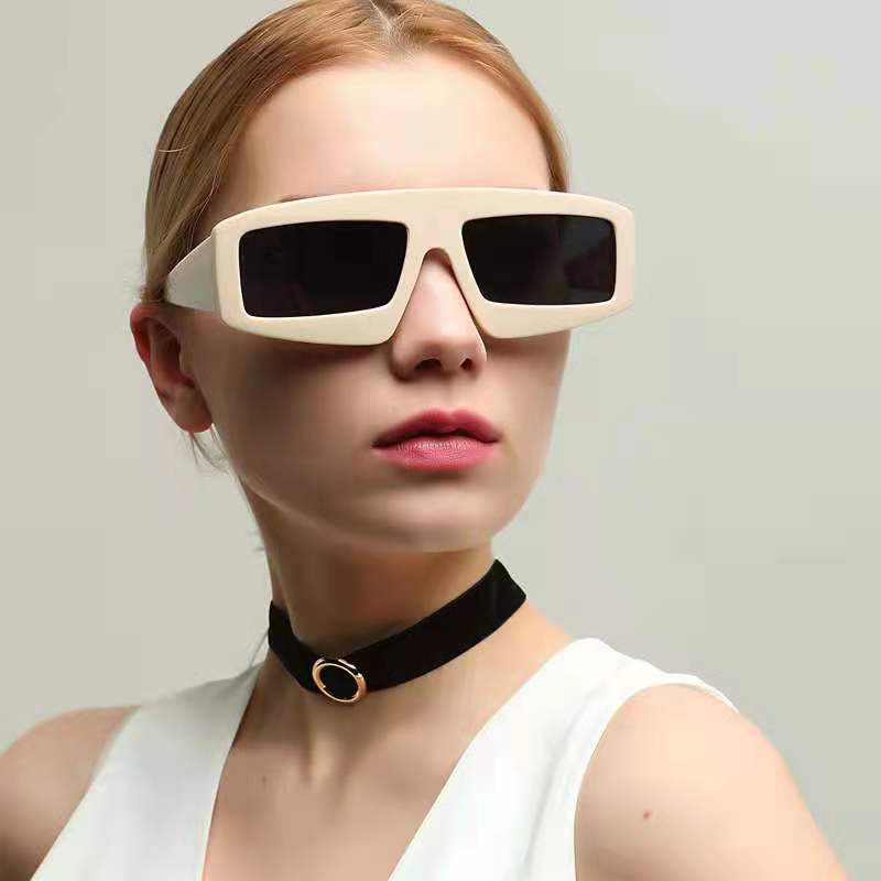 Big Frame Square Sunglasses Women Men Vintage Fashion UV400 Luxury Designer Sun Glasses One Piece Rivet Shade
