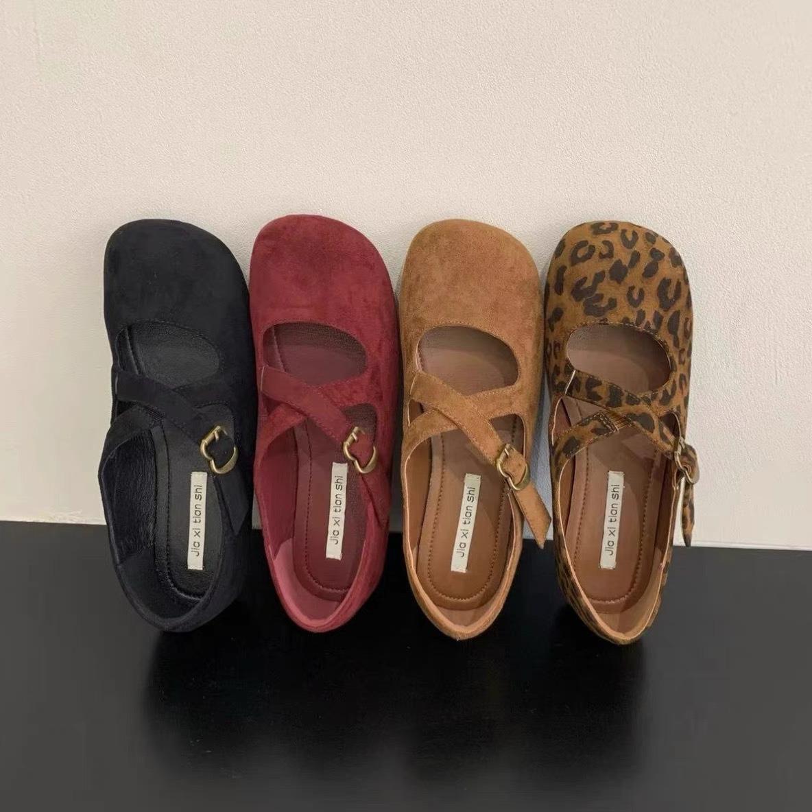

Fashion leopard print flat-soled single shoes versatile temperament retro suede square head autumn women s shoes 39 цветной печати леопарда