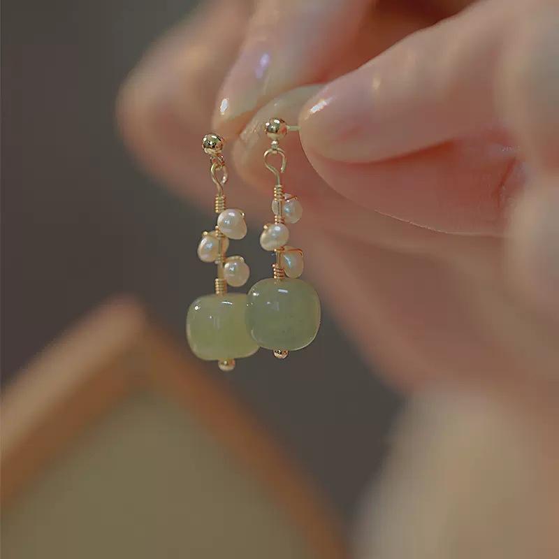 Vintage-style long tassel earrings for women, light luxury with a high-end feel, niche temperament, new Chinese-style earrings
