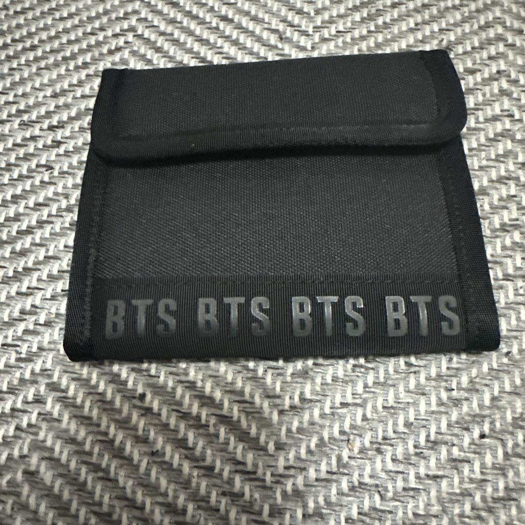 

[USED] Official BTS Mini Wallet
