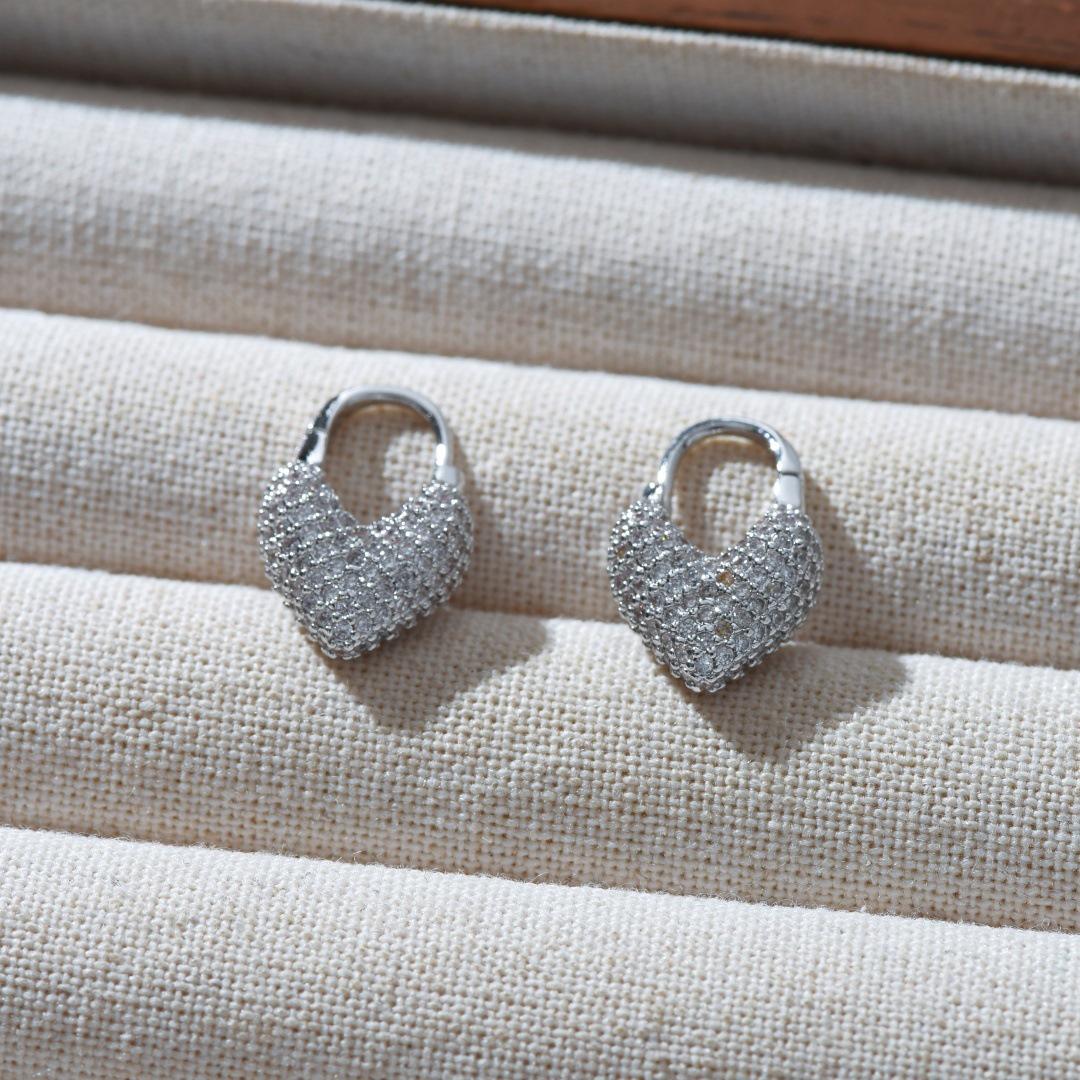 Высококачественный ушной кафф в форме сердца из циркония: Роскошный, Модный и Стильный