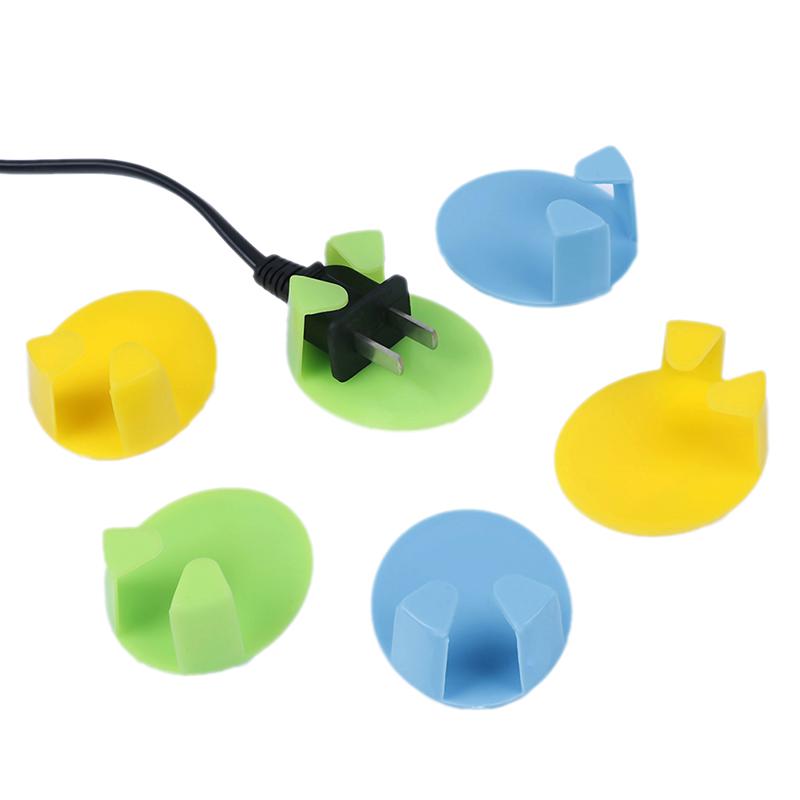 2Pcs Practical Gum Hooks Plug Hooks For Household Usage Colors Random